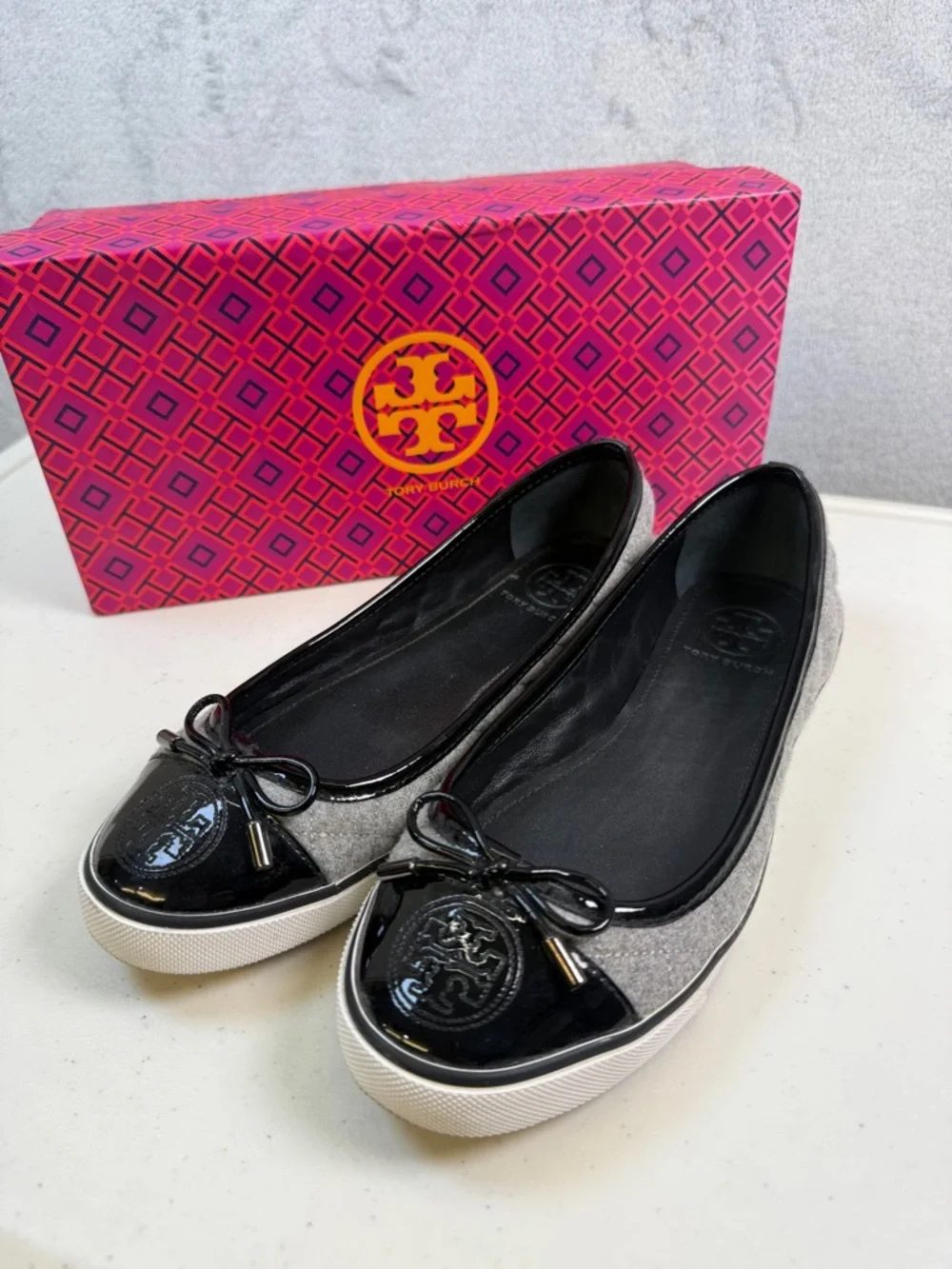 Tory Burch Skyler Sneaker Size 7.5 Flannel Fabric Soft Patent Shoes - Picture 6 of 8